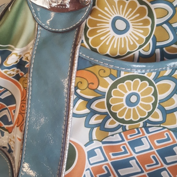 Kathy Van Zeeland purse - Picture 4 of 7